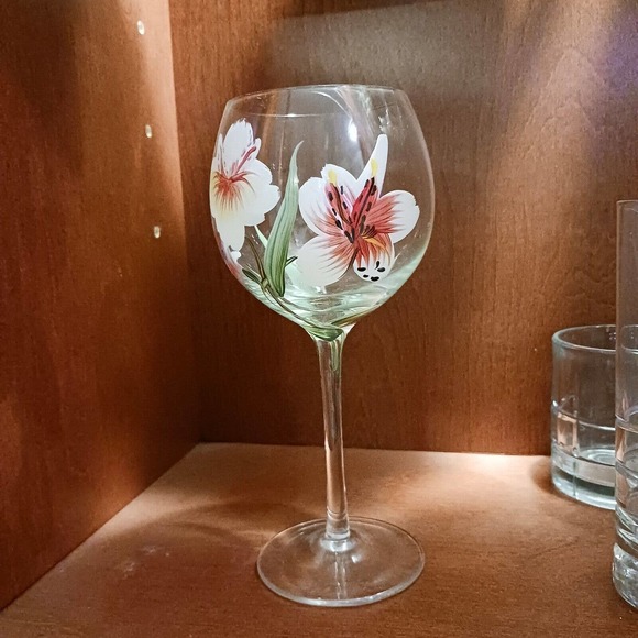 9" Goblet HAND PAINTED WINE GLASS Hawaiian Hibiscus Lilly Flowers - Picture 12 of 15